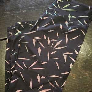 Black Geometric Pattern Leggings